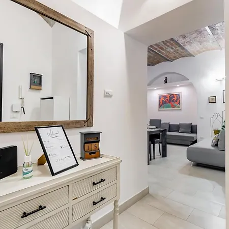 Cosy Apartment- Colosseum- Termini Railway Apartment *